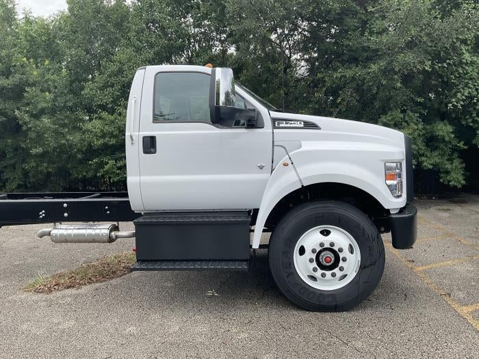2026 Ford F-750 Standard