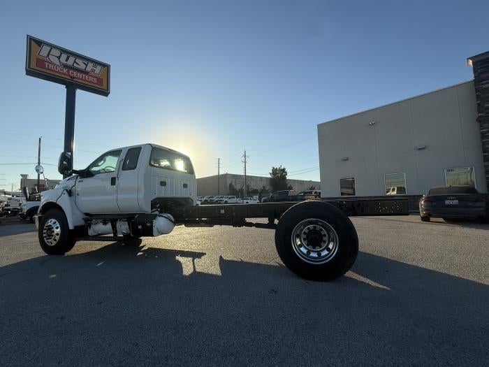 2023 Ford F-750 Standard