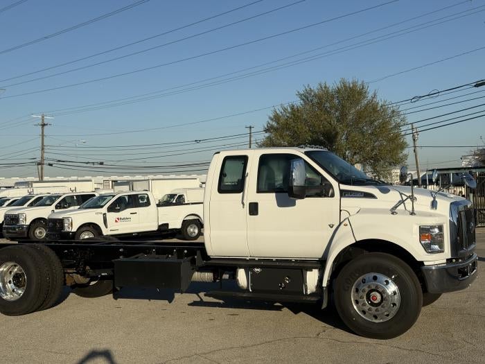 2023 Ford F-750 Standard