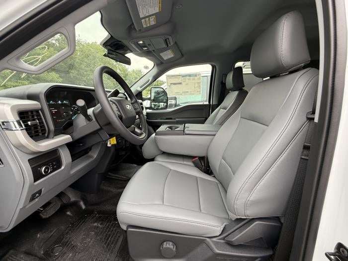 2025 Ford F-550 XL