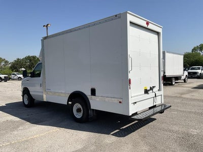 2025 Ford E-350 Standard