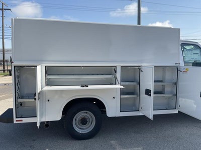 2026 Ford E-350 Standard