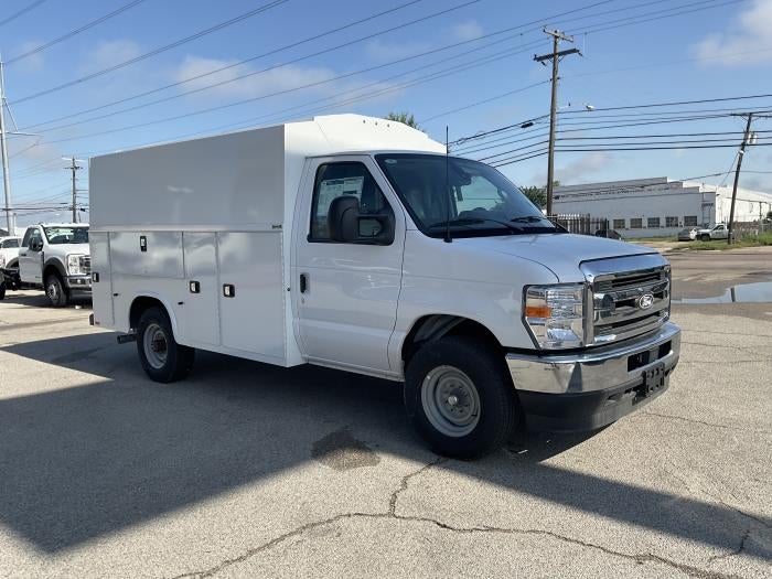 2026 Ford E-350 Standard