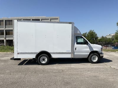 2025 Ford E-350 Standard
