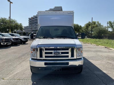 2025 Ford E-350 Standard