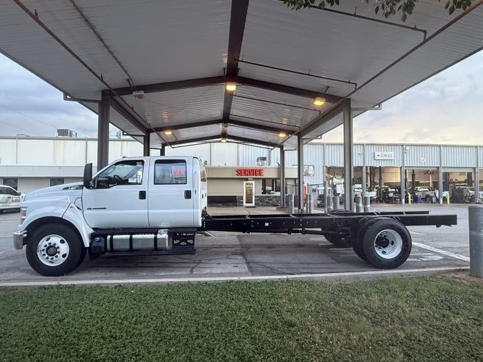 2026 Ford F-750 Standard