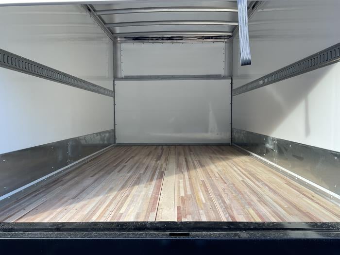 2025 Ford E-450 Standard