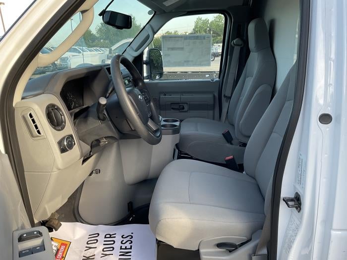 2025 Ford E-450 Standard