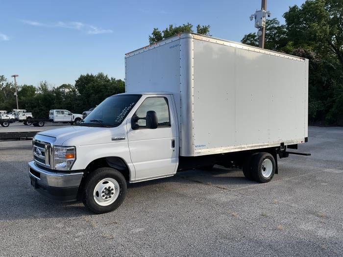 2025 Ford E-450 Standard