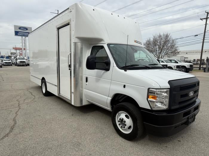 2026 Ford E-450 Standard